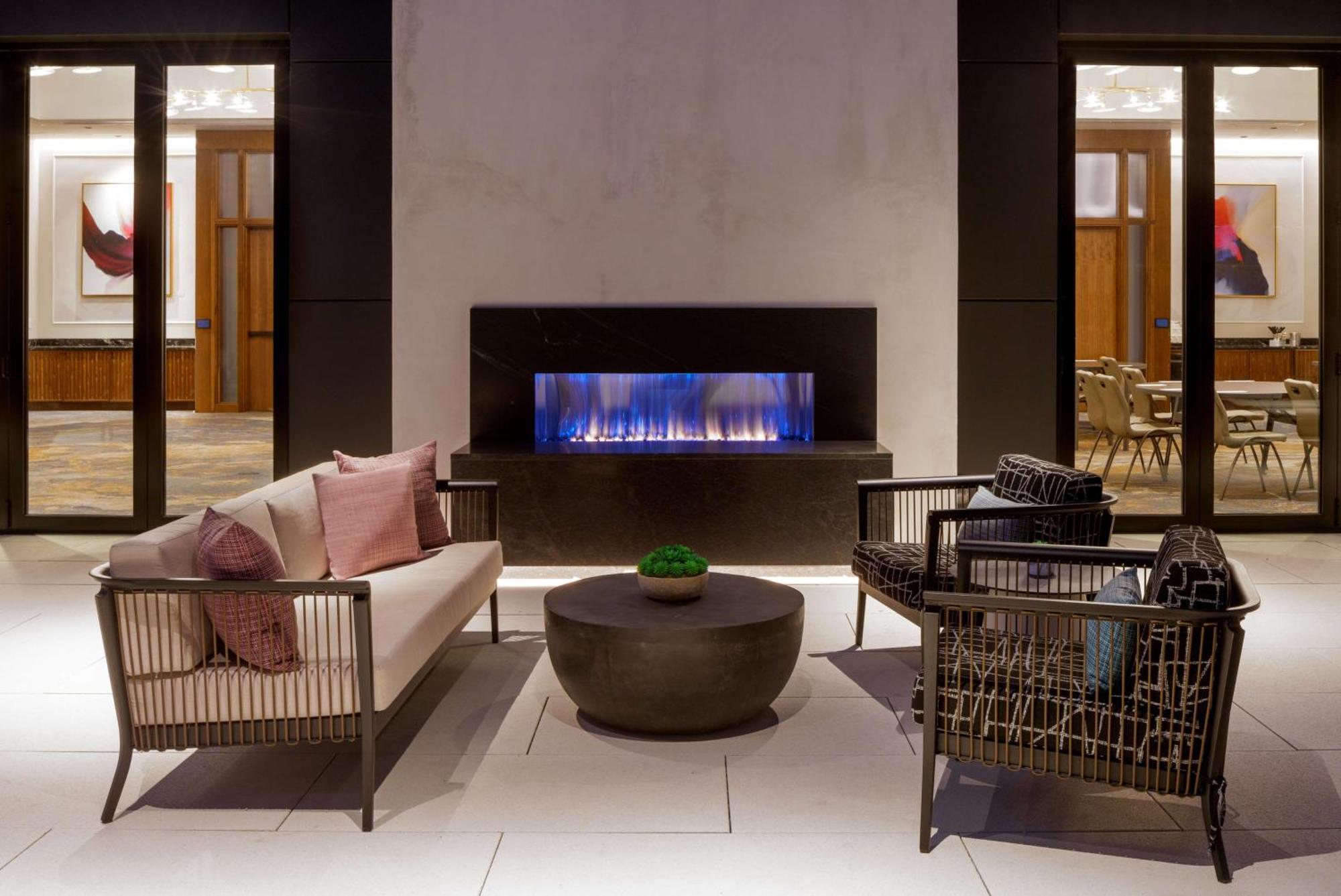 Hotel Tempo By Hilton Downtown