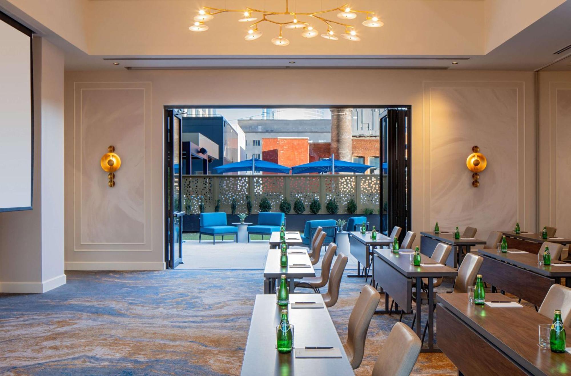 Hotel Tempo By Hilton Downtown Nashville