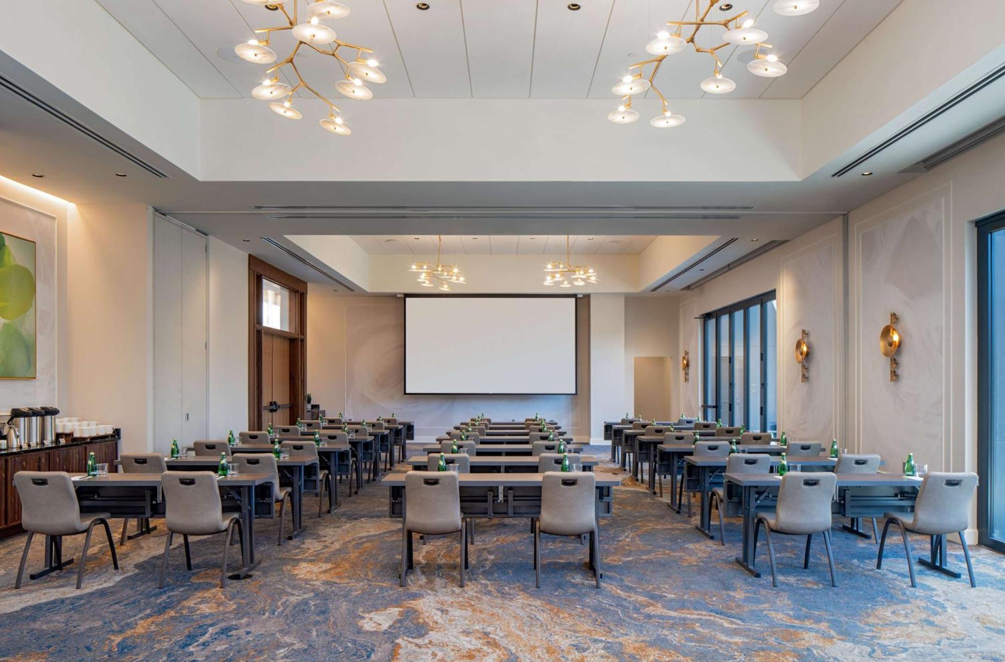 Hotel Tempo By Hilton Downtown Nashville