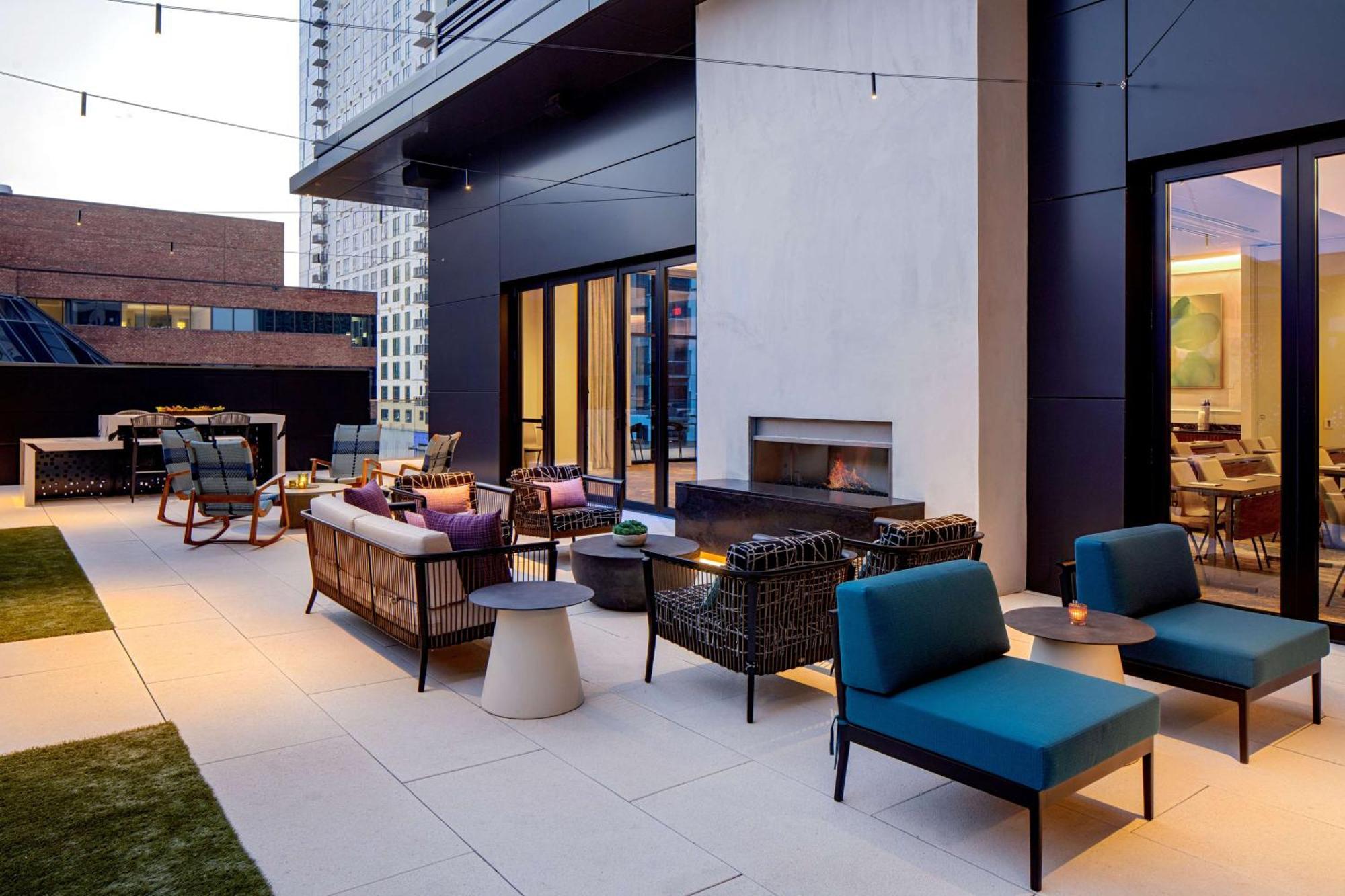 Tempo By Hilton Downtown Hotel Nashville
