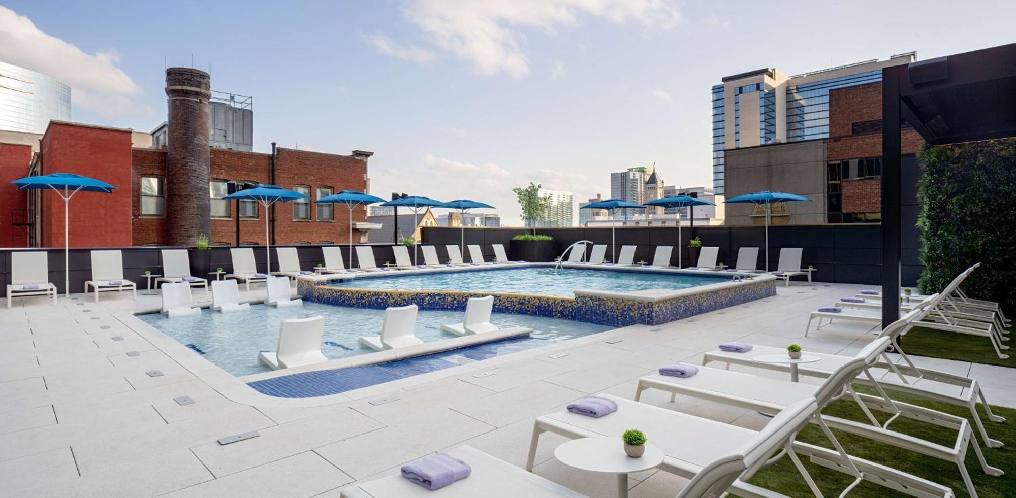 Tempo By Hilton Downtown Hotel 3*