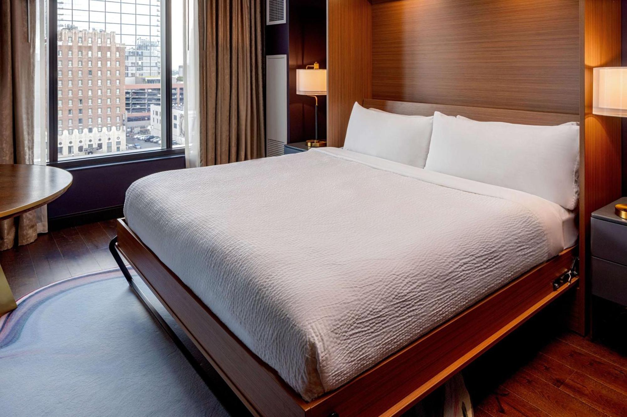 Hotel Tempo By Hilton Downtown